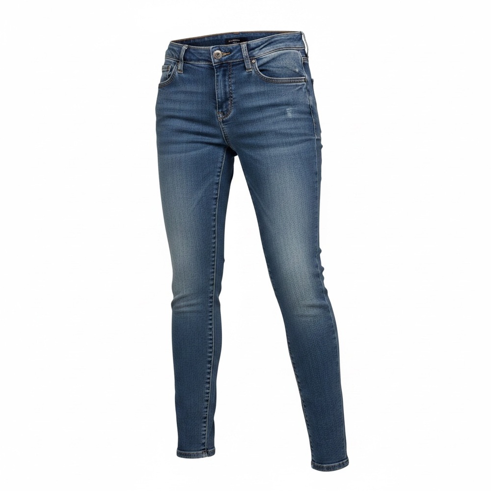 American Rag Women’s Skinny Jeans in Medium Blue